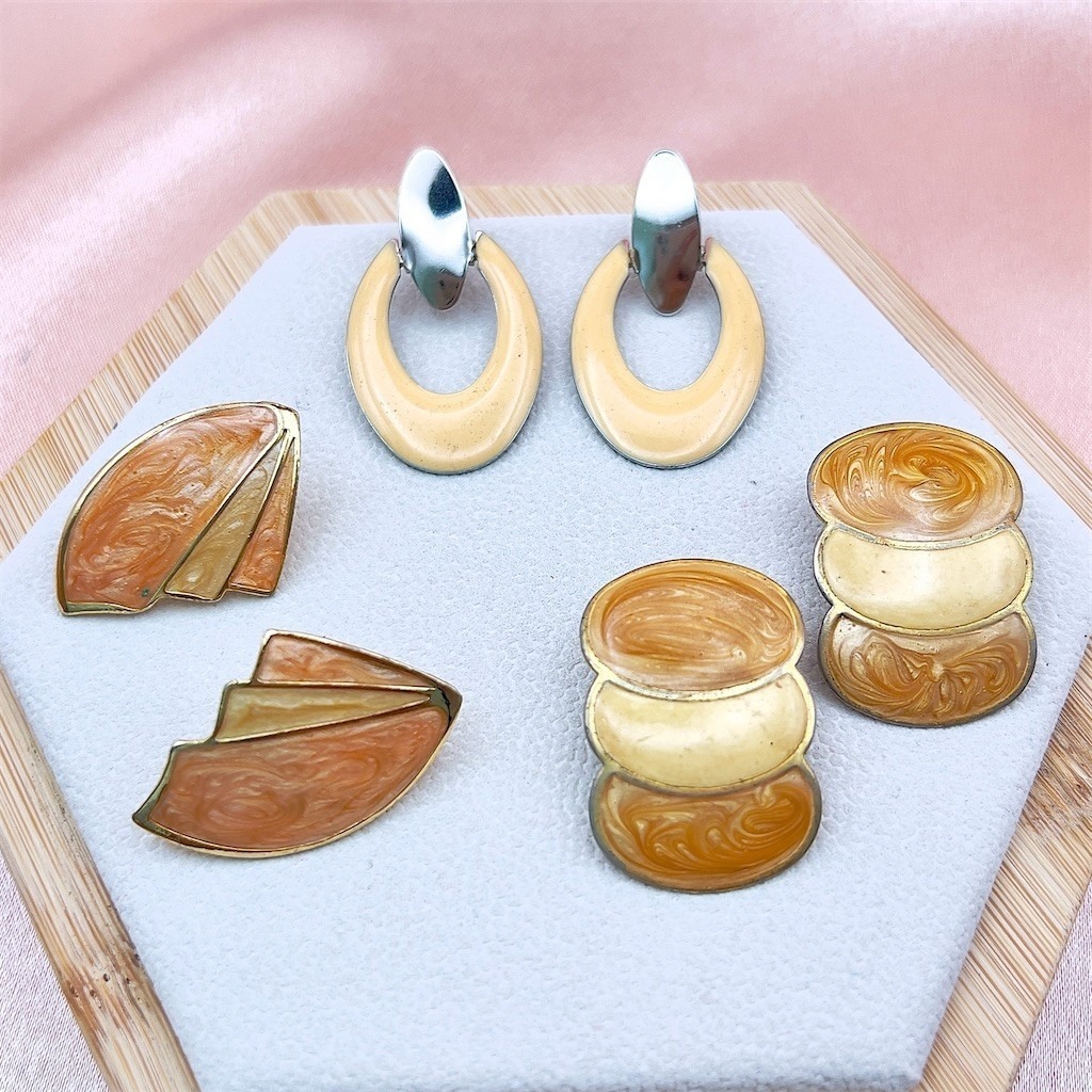 Vintage Enamel Pierced Stud Earrings Lot 3 Pairs Gold Tone Cream Amber Swirl 80s